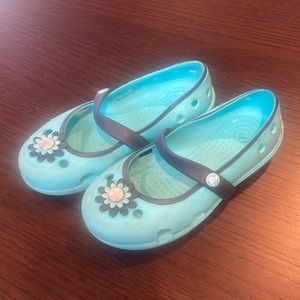 Girls crocs